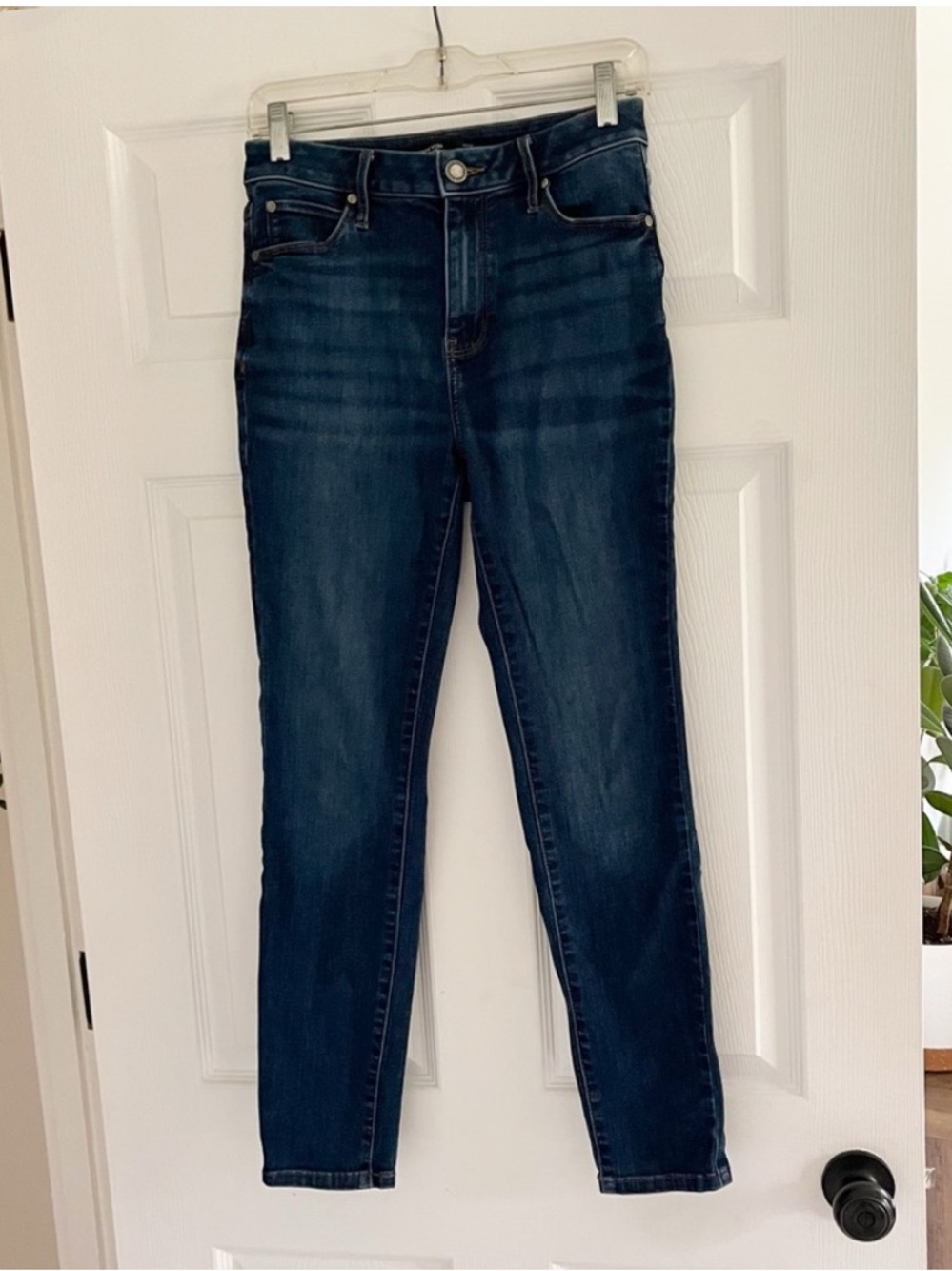 Simply Vera Wang Dark Blue Wash Denim Stretchy Skinny Jeans Classic Preppy 4